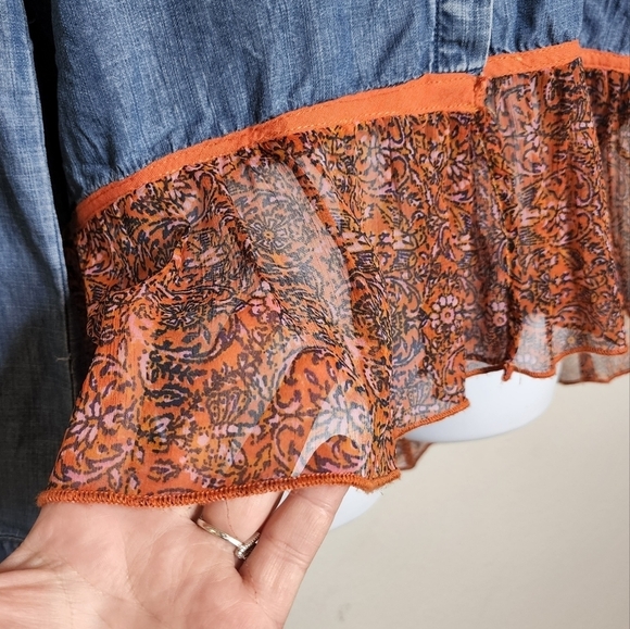 Cloth & Stone chambray button down - Picture 7 of 12